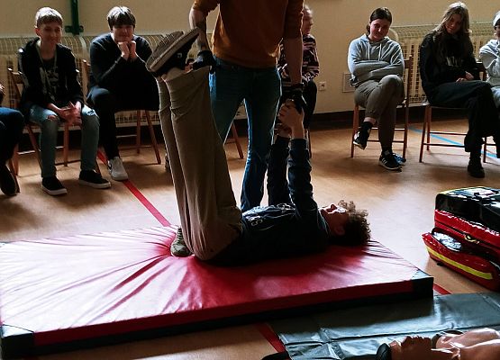 Zajęcia z pierwszej pomocy grafika