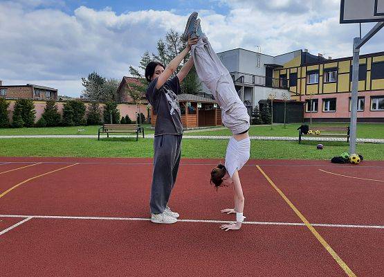 Piramidy gimnastyczne na WF-ie grafika