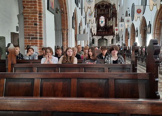 Wycieczka klasy 7 b grafika