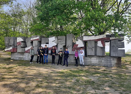 Wycieczka klasy 7 b grafika