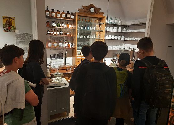 Wycieczka klasy 7 b grafika