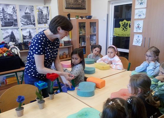 Warsztaty rękodzieła – filcowanie na sucho grafika