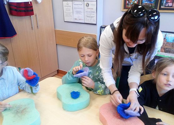 Warsztaty rękodzieła – filcowanie na sucho grafika