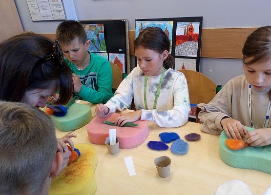 Warsztaty rękodzieła – filcowanie na sucho grafika