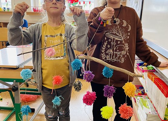 Złote rączki - pompony grafika