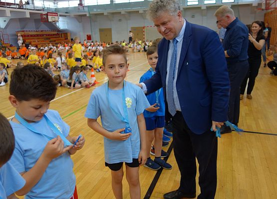 Kto z nas lepiej i prędzej grafika