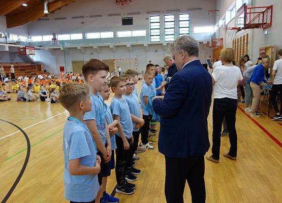 Kto z nas lepiej i prędzej grafika