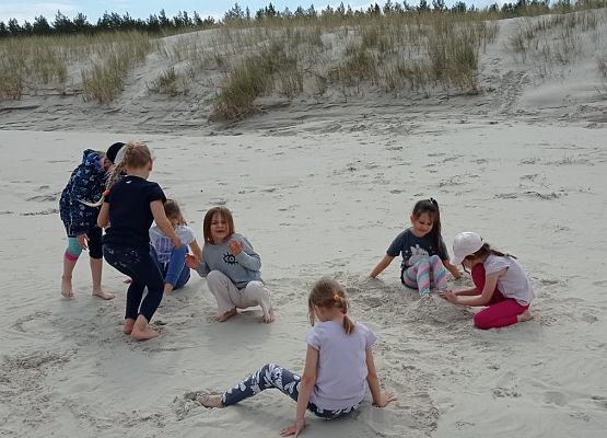 Dzień Dziecka kl. I-III w Słajszewie - fotorelacja grafika