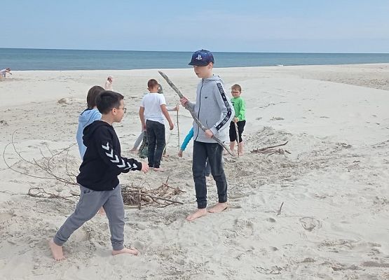 Dzień Dziecka kl. I-III w Słajszewie - fotorelacja grafika