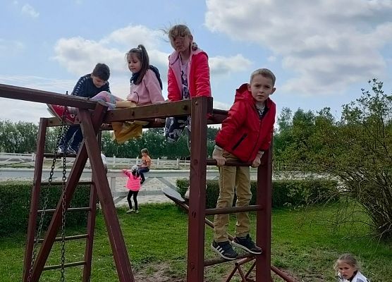 Dzień Dziecka kl. I-III w Słajszewie - fotorelacja grafika
