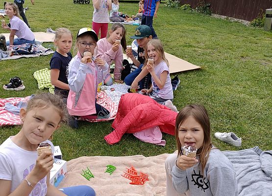 Dzień Dziecka kl. I-III w Słajszewie - fotorelacja grafika