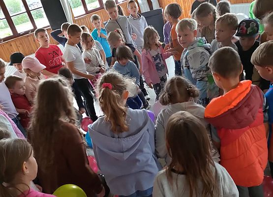 Dzień Dziecka kl. I-III w Słajszewie - fotorelacja grafika