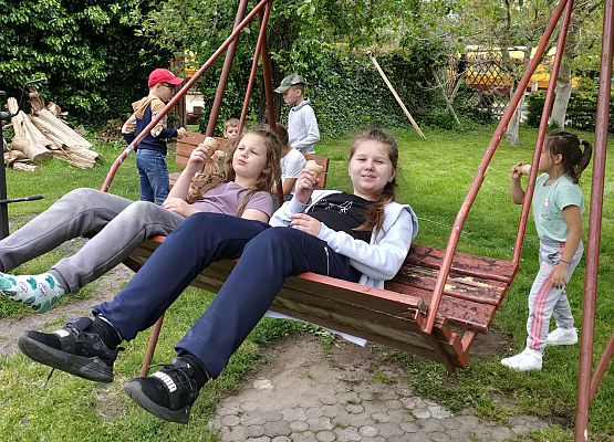 Dzień Dziecka kl. I-III w Słajszewie - fotorelacja grafika