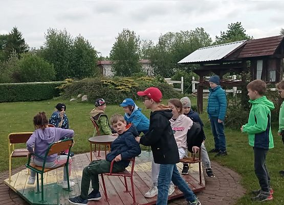 Dzień Dziecka kl. I-III w Słajszewie - fotorelacja grafika