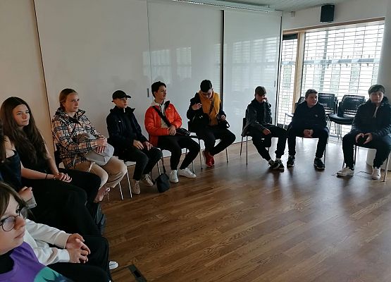 Wycieczka kl. 7a do Warszawy grafika