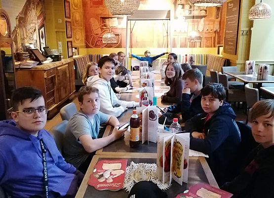 Wycieczka kl. 7a do Warszawy grafika