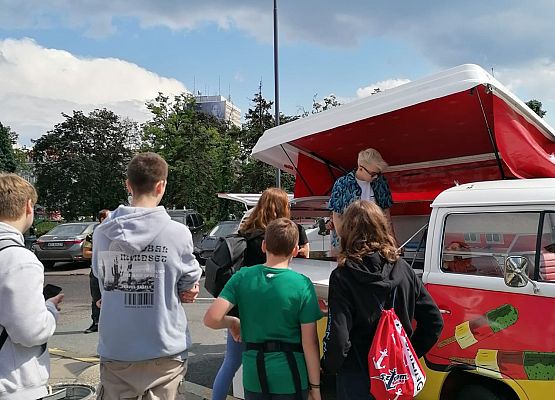 Wycieczka kl. 7a do Warszawy grafika