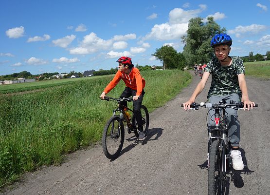 Rajd rowerowy klasy 7 b grafika