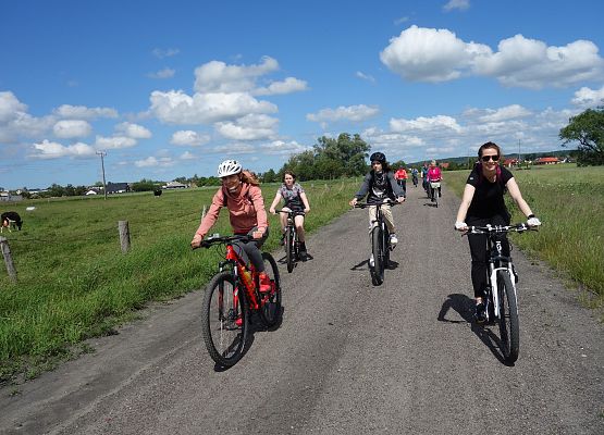 Rajd rowerowy klasy 7 b grafika