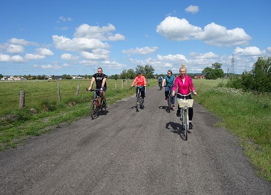 Rajd rowerowy klasy 7 b grafika