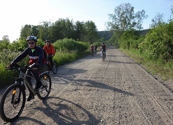 Rajd rowerowy klasy 7 b grafika