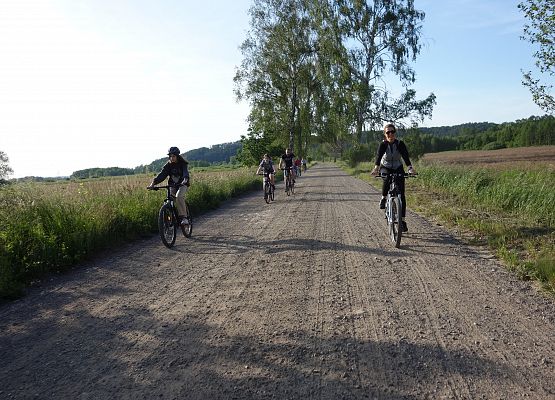 Rajd rowerowy klasy 7 b grafika