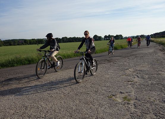 Rajd rowerowy klasy 7 b grafika