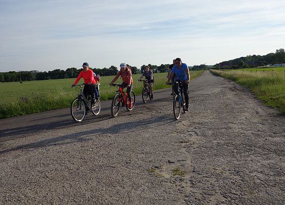 Rajd rowerowy klasy 7 b grafika