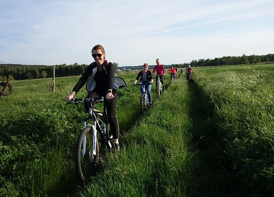 Rajd rowerowy klasy 7 b grafika