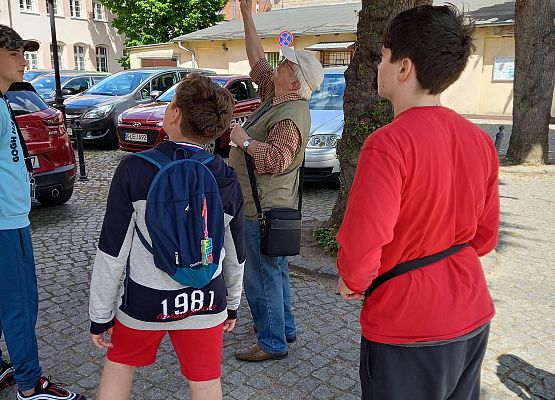 KOŁO HISTORYCZNE W ROKU SZKOLNYM 2021/2022            grafika