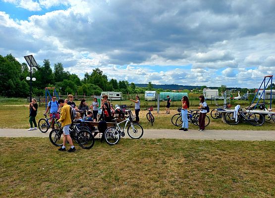 Ostatnie wspólnie ognisko grafika