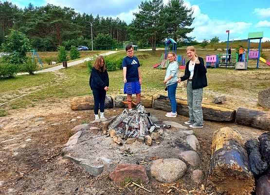 Ostatnie wspólnie ognisko grafika