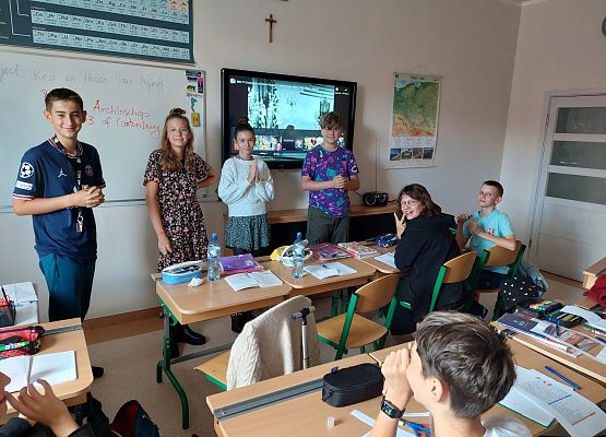 "Rest in Peace Your Majesty". grafika