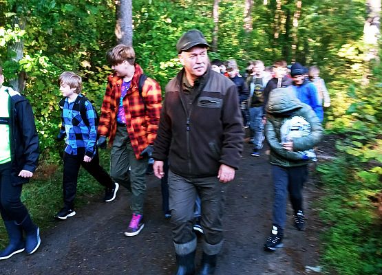 Wycieczka do lasu - Sprzątanie Świata grafika