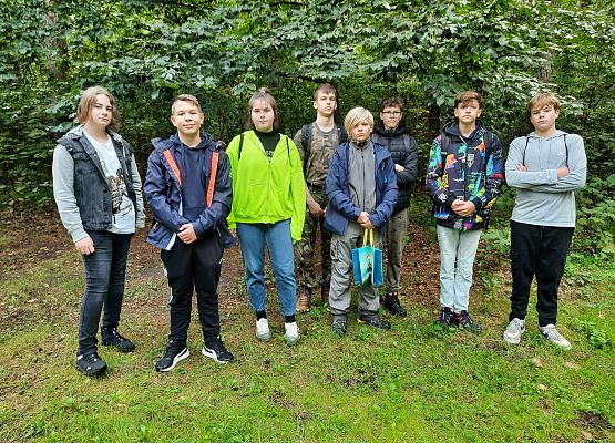 Wycieczka do lasu - Sprzątanie Świata grafika