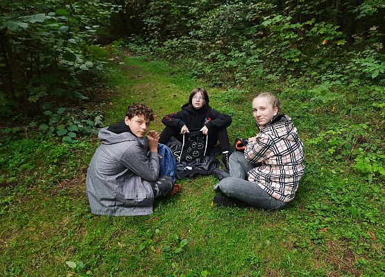 Wycieczka do lasu - Sprzątanie Świata grafika