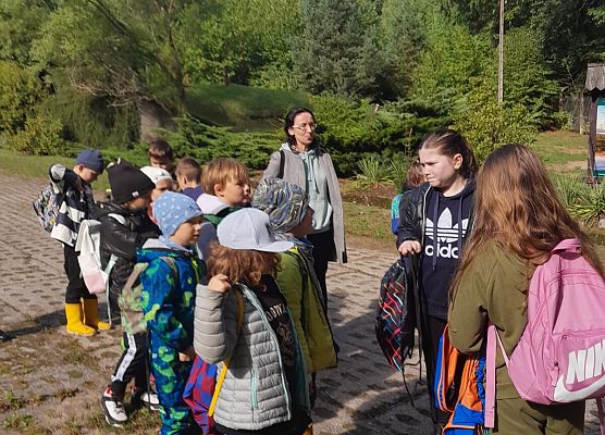 Wycieczka do lasu w ramach akcji "Sprzątanie Świata" (klasy 1-3) grafika