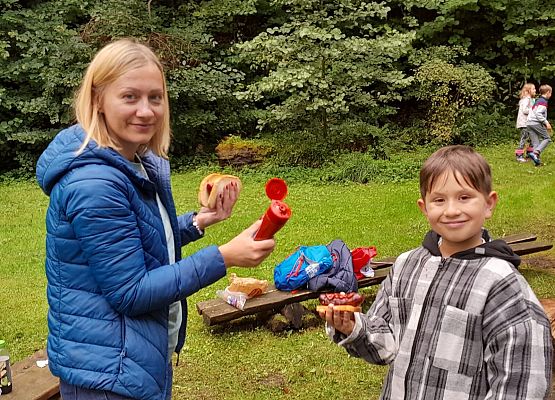 Wycieczka do lasu w ramach akcji "Sprzątanie Świata" (klasy 1-3) grafika