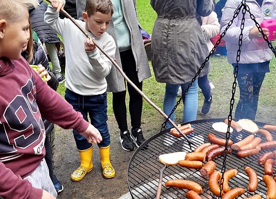 Wycieczka do lasu w ramach akcji "Sprzątanie Świata" (klasy 1-3) grafika