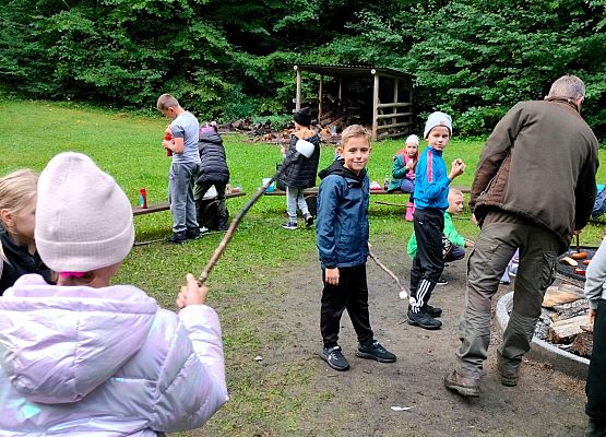 Wycieczka do lasu w ramach akcji "Sprzątanie Świata" (klasy 1-3) grafika