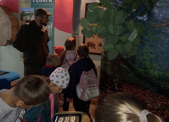 Wycieczka do lasu w ramach akcji "Sprzątanie Świata" (klasy 1-3) grafika