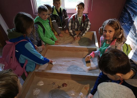 Wycieczka do lasu w ramach akcji "Sprzątanie Świata" (klasy 1-3) grafika