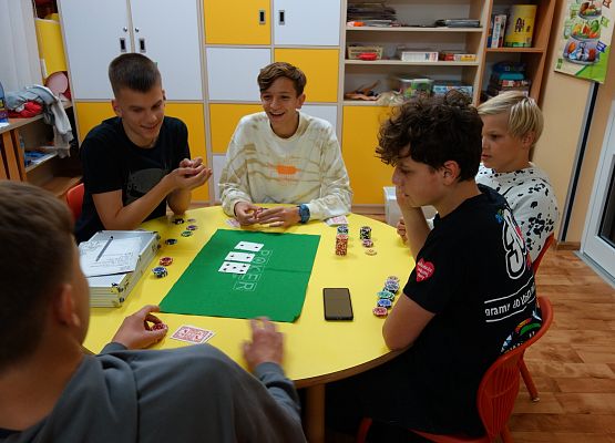 Dzień Chłopaka i nocka klasy 8 b grafika