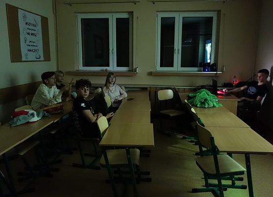 Dzień Chłopaka i nocka klasy 8 b grafika