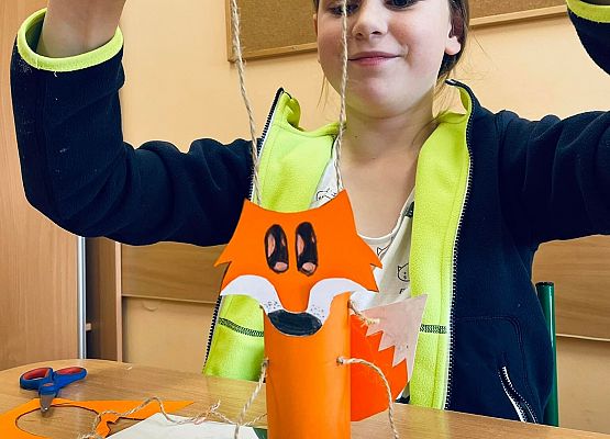 Pierwsze spotaknie kółka plastycznego Złote rączki. grafika