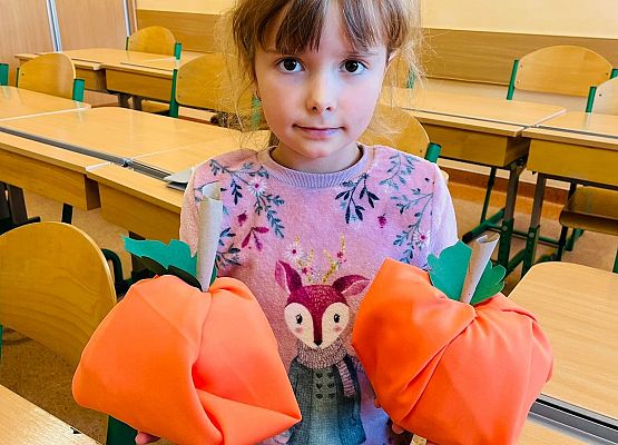 Jesienne ozdoby złotych rączek. grafika