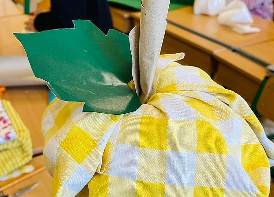 Jesienne ozdoby złotych rączek. grafika