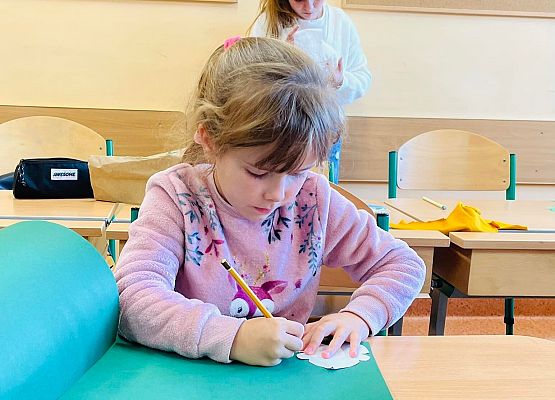 Jesienne ozdoby złotych rączek. grafika