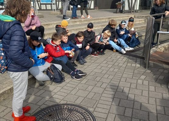 Wycieczka klas 4a i 5a  na Hel   grafika