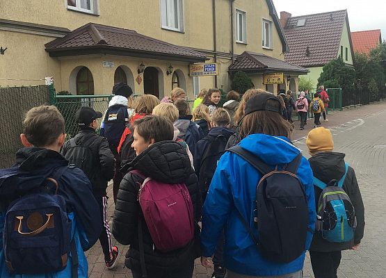 Wycieczka klas 4a i 5a  na Hel   grafika